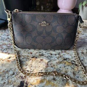 coach nolita 19